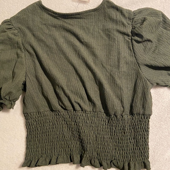 Nwt green blouse - Picture 4 of 4